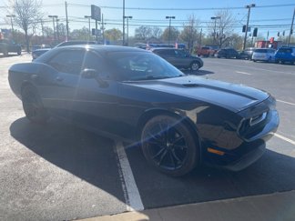 Used 2014 Dodge Challenger SXT image 1