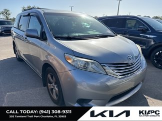 Used 2015 Toyota Sienna LE image 1