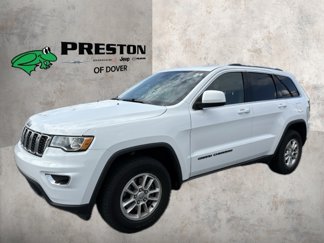 Used 2020 Jeep Grand Cherokee Laredo image 1