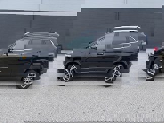 Used 2019 Jeep Cherokee Latitude Plus image 1