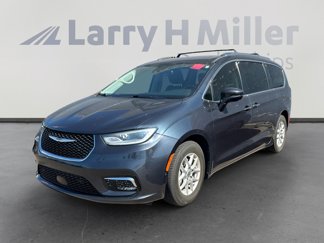 Used 2021 Chrysler Pacifica Touring-L w/ Uconnect Theater Family Group image 1