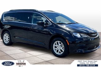 Used 2021 Chrysler Voyager Lxi image 1