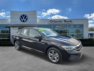 Used 2022 Volkswagen Jetta SE image 1