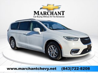 Used 2022 Chrysler Pacifica Touring-L image 1