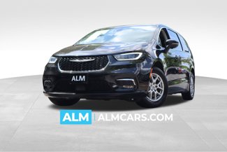Used 2023 Chrysler Pacifica Touring-L image 1