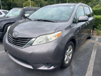 Used 2012 Toyota Sienna LE image 1