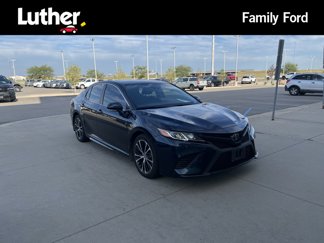 Used 2019 Toyota Camry SE w/ Convenience Package image 1