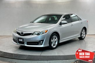 Used 2014 Toyota Camry SE image 1