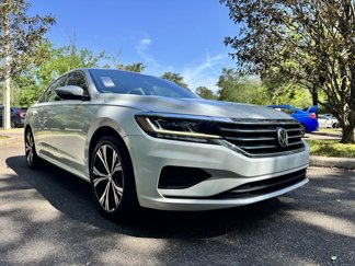 Used 2022 Volkswagen Passat 2.0T SE image 1