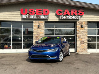 Used 2015 Chrysler 200 Limited image 1