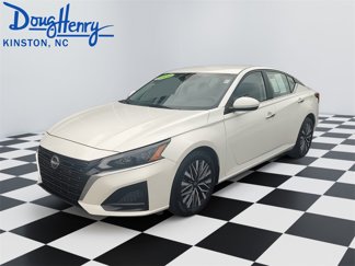 Used 2023 Nissan Altima 2.5 SV image 1