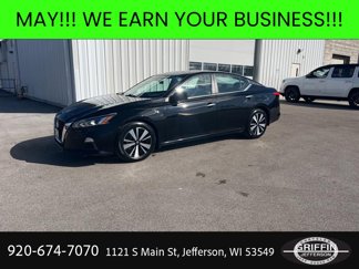 Used 2022 Nissan Altima 2.5 SV w/ SV Premium Package image 1