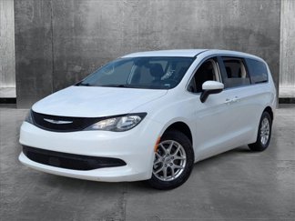 Used 2023 Chrysler Voyager LX image 1