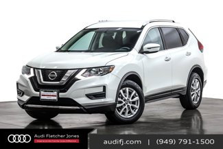 Used 2017 Nissan Rogue SV image 1