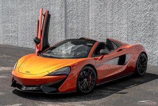 Used 2018 McLaren 570S Spider image 1