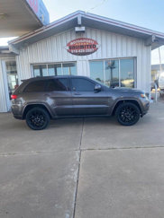 Used 2019 Jeep Grand Cherokee Altitude image 1