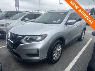Used 2018 Nissan Rogue SV image 1