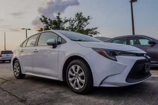 Used 2022 Toyota Corolla LE image 1