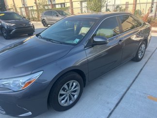 Used 2017 Toyota Camry image 1
