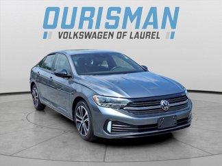 Used 2024 Volkswagen Jetta Sport image 1