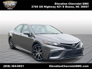 Used 2023 Toyota Camry SE image 1