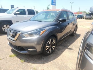 Used 2020 Nissan Kicks SR image 1