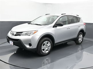 Used 2015 Toyota RAV4 LE image 1