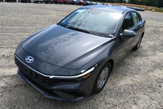 New 2025 Hyundai Elantra SE image 1