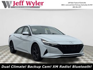 Used 2021 Hyundai Elantra SEL image 1