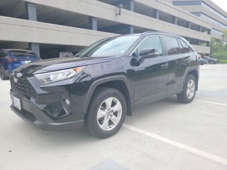Used 2021 Toyota RAV4 XLE w/ Convenience Package image 1