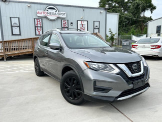 Used 2019 Nissan Rogue S image 1