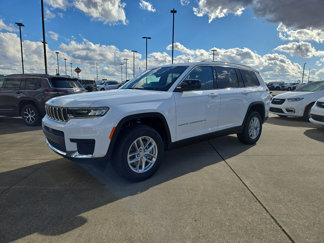 New 2025 Jeep Grand Cherokee L Laredo image 1
