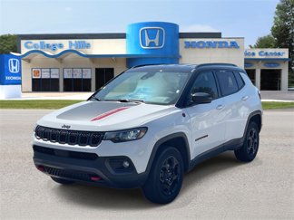 Used 2023 Jeep Compass Trailhawk image 1
