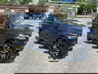 Used 2017 Volvo XC90 T6 Momentum w/ Vision Package image 1