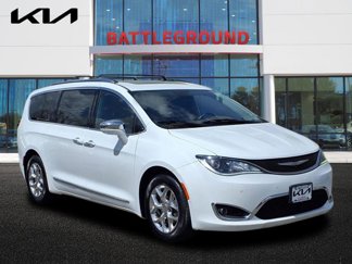 Used 2017 Chrysler Pacifica Limited w/ Advanced Safetytec Group image 1