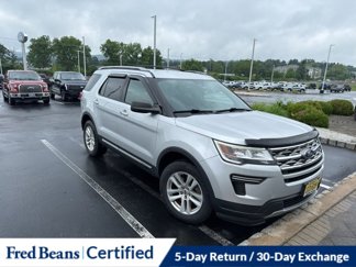 Used 2018 Ford Explorer XLT image 1