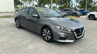 Used 2022 Nissan Altima 2.5 SV image 1