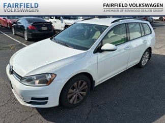 Used 2017 Volkswagen Golf S image 1