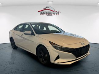 Used 2022 Hyundai Elantra SEL w/ Cargo Package image 1