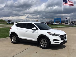 Used 2017 Hyundai Tucson SE image 1