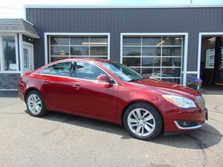 Used 2017 Buick Regal AWD image 1