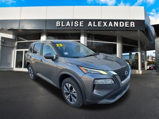 Used 2023 Nissan Rogue SV image 1