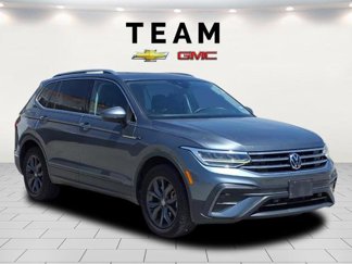 Used 2022 Volkswagen Tiguan SE image 1