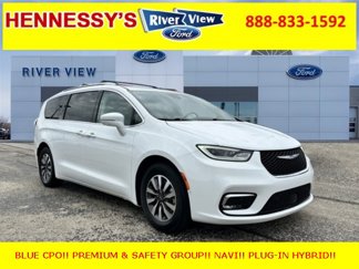 Used 2021 Chrysler Pacifica Touring-L image 1