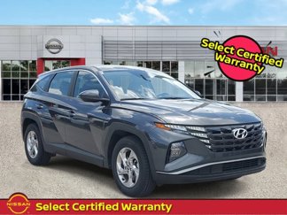 Used 2022 Hyundai Tucson SE image 1