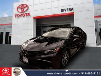 Used 2022 Toyota Camry SE image 1