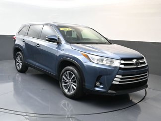 Used 2019 Toyota Highlander SE video 1