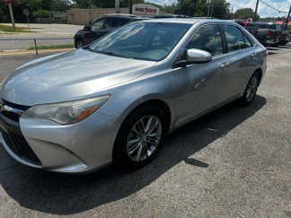 Used 2017 Toyota Camry SE image 1