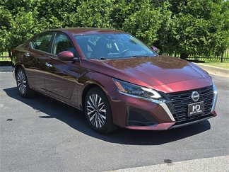 Used 2023 Nissan Altima 2.5 SV image 1