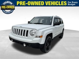 Used 2016 Jeep Patriot Latitude w/ Sun/Sound Group image 1